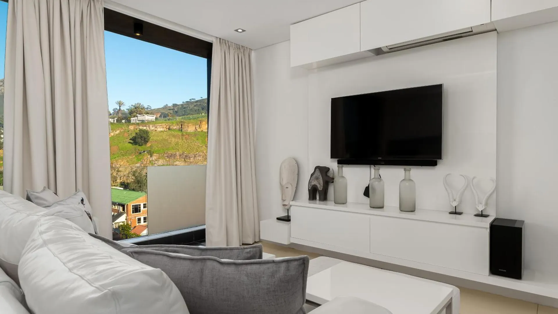 Lux De Waterkant Apartment - Mountain Views Cape Town 0*,