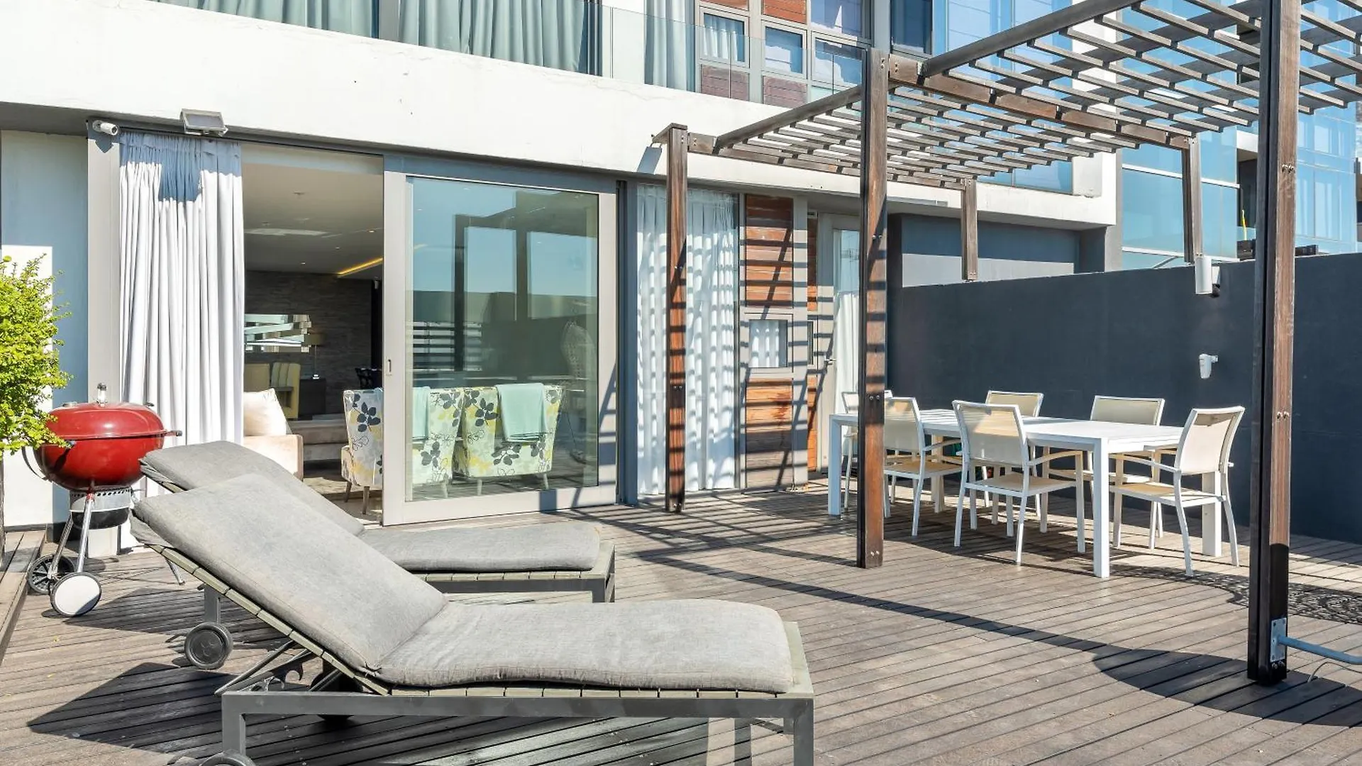 Lux De Waterkant Apartment - Mountain Views Cape Town South Africa